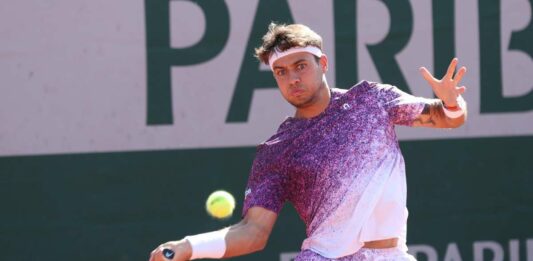 Cobolli domina Tien e vola agli ottavi del Roland Garros