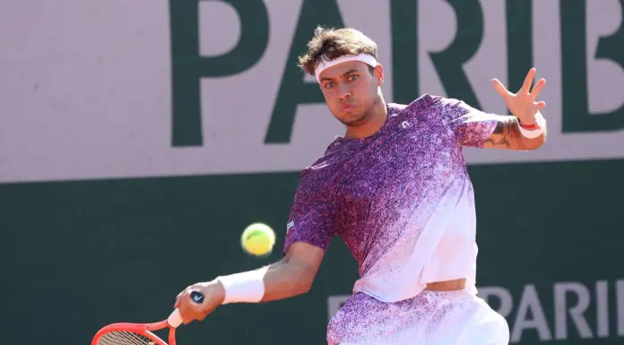 Cobolli domina Tien e vola agli ottavi del Roland Garros
