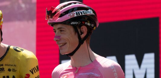 Vingegaard trionfa al Giro d’Italia 2026, Milan vince l’ultima tappa a Roma
