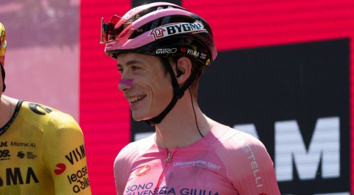 Vingegaard trionfa al Giro d’Italia 2026, Milan vince l’ultima tappa a Roma