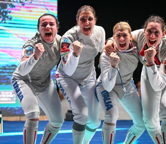 Le ragazze dei Carabinieri e i ragazzi Fiamme Oro vincono nel fioretto a squadre