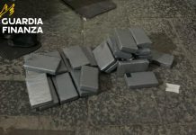 Napoli, 4 misure cautelari per associazione finalizzata al traffico e spaccio di droga