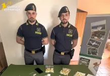 Trasportava nel corpo 80 ovuli di cocaina, arrestato all’aeroporto di Alghero / Video
