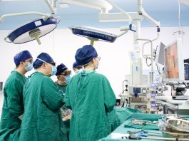 Cina: Jilin, medici eseguono interventi chirurgici con tecnologie avanzate (2)