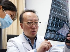 Cina: Jilin, medici eseguono interventi chirurgici con tecnologie avanzate (3)