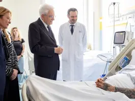 A Modena restano gravi quattro feriti, Mattarella e Meloni in visita. Piantedosi “Disagio psichiatrico personale, no elementi su terrorismo” / Foto e Video