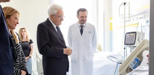 A Modena restano gravi quattro feriti, Mattarella e Meloni in visita. Piantedosi “Disagio psichiatrico personale, no elementi su terrorismo” / Foto e Video
