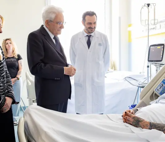 A Modena restano gravi quattro feriti, Mattarella e Meloni in visita negli ospedali / Foto