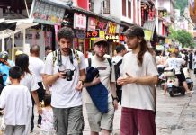Cina: aumentano i viaggi durante le vacanze, in crescita gli arrivi senza visto