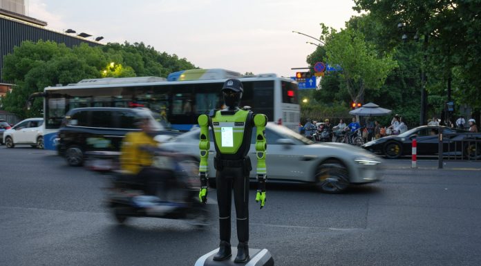 Cina: a Hangzhou robot intelligenti gestiscono il traffico urbano (2)