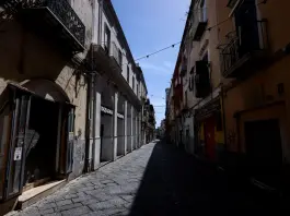 Terremoto all’alba ai Campi Flegrei, scossa di magnitudo 4.4 avvertita anche a Napoli. Scuole chiuse in diversi comuni