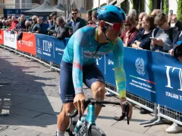 Ballerini vince a Napoli nella sesta tappa del Giro d’Italia, Eulalio resta in maglia rosa