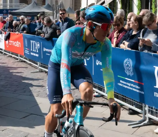 Ballerini vince a Napoli nella sesta tappa del Giro d’Italia, Eulalio resta in maglia rosa
