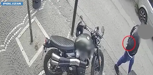 Napoli, agguato nel quartiere Barra: sparò dopo lite, fermato un 40enne. Grave la vittima