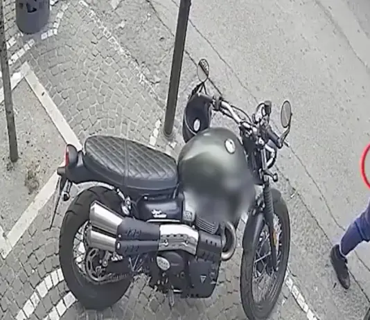 Napoli, agguato nel quartiere Barra: sparò dopo lite, fermato un 40enne. Grave la vittima