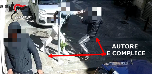 Anziana reagisce allo scippo a Torino e fa arrestare un giovane ladro
