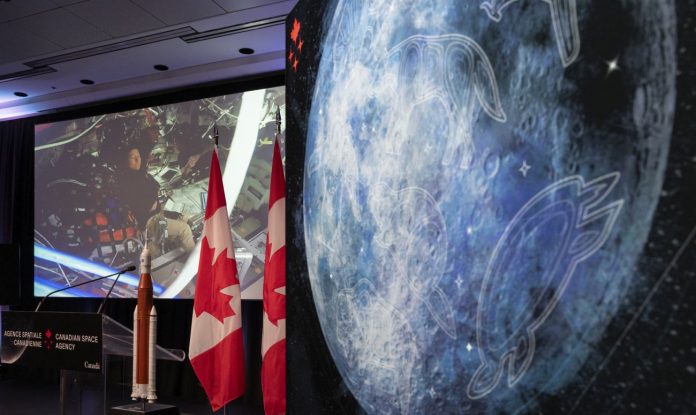 Immagini dalla NASA: The dark side of the moon - Artemis II, mai l'uomo così lontano dalla Terra