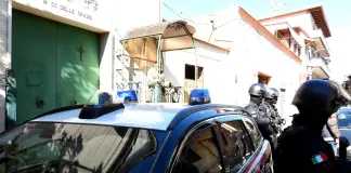 Blitz antidroga a Napoli, 14 arresti contro clan Di Lauro e criminalità albanese