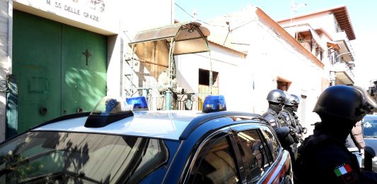 Blitz antidroga a Napoli, 14 arresti contro clan Di Lauro e criminalità albanese