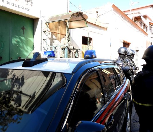 Blitz antidroga a Napoli, 14 arresti contro clan Di Lauro e criminalità albanese