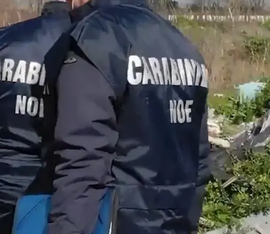 Traffico e smaltimento illecito rifiuti, 2 arresti e 9 indagati tra Napoli e Caserta