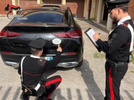 Si spaccia per delegato ONU con passaporto falso e targa diplomatica, arrestato un 64enne a Palermo