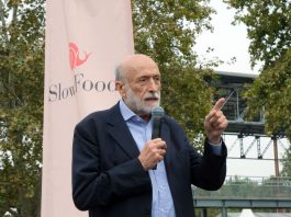 Morto Carlo Petrini, il fondatore di Slow Food aveva 76 anni