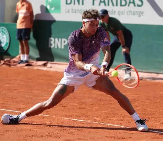Roland Garros, Cobolli batte Wu e vola al terzo turno. In campo Sinner