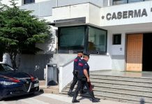 Rapine nella riviera del Corallo con maschera di Dalì, arrestato un complice del gruppo