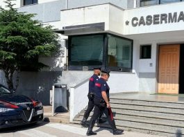 Rapine nella riviera del Corallo con maschera di Dalì, arrestato un complice del gruppo