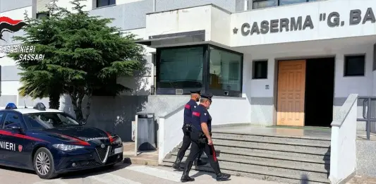 Rapine nella riviera del Corallo con maschera di Dalì, arrestato un complice del gruppo
