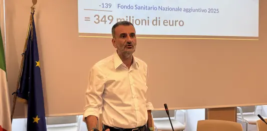 Puglia, presentata la manovra per sanare i costi della sanità. Decaro “Non contento, ma necessaria” / Video Foto xa2/Italpress