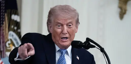 Trump sente von der Leyen “L’Ue ha tempo fino al 4 luglio per il rispetto degli accordi o i dazi saliranno”
