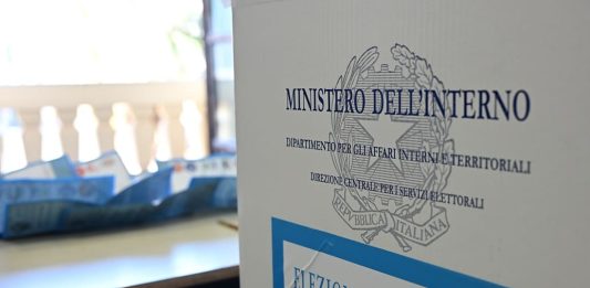 Elezioni comunali, il centrodestra si conferma a Venezia e ottiene Reggio Calabria. Prato e Pistoia al campo largo, a Salerno ritorno di De Luca