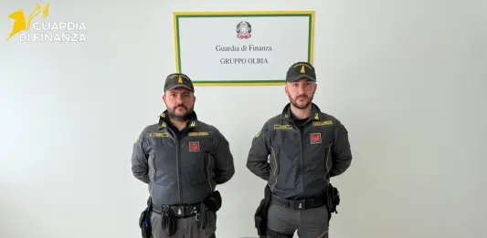Sorpreso al porto di Olbia con 1,5 kg di hashish, arrestato corriere proveniente da Genova