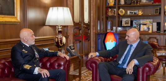 Crosetto riceve Cavo Dragone: “Fondamentale rafforzare il pilastro europeo della Nato”