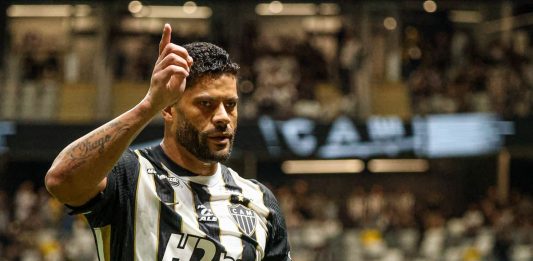 Hulk joins Fluminense on free transfer