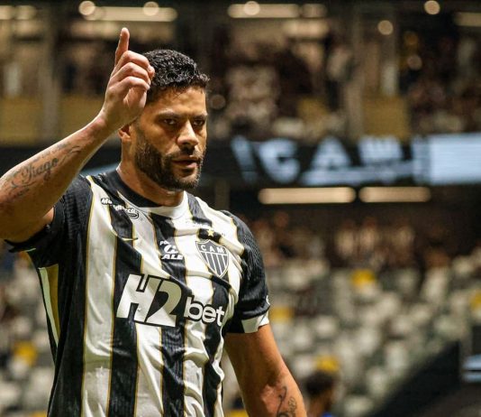 Hulk joins Fluminense on free transfer