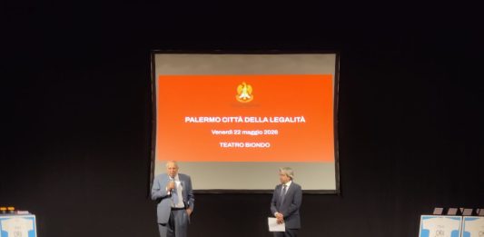 Al Teatro Biondo “Palermo Città della Legalità”, premiati tre istituti scolastici / Video
