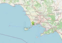 Terremoto all’alba ai Campi Flegrei, forte scossa di magnitudo 4.4 avvertita anche a Napoli. Scuole chiuse a Bacoli