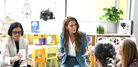 Kate Middleton in visita a Reggio Emilia: “Una città costruita attorno ai bambini”