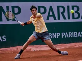 Al Roland Garros Cinà da sogno, ko Bronzetti e Bellucci