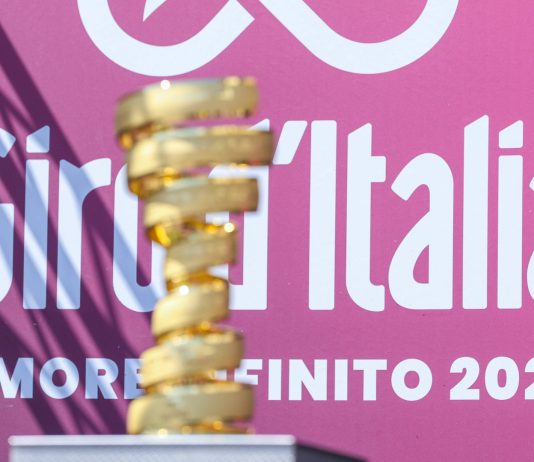 Giro d’Italia, Lavik vince in volata a Milano: è sua la 15esima tappa. Vingegaard resta in rosa