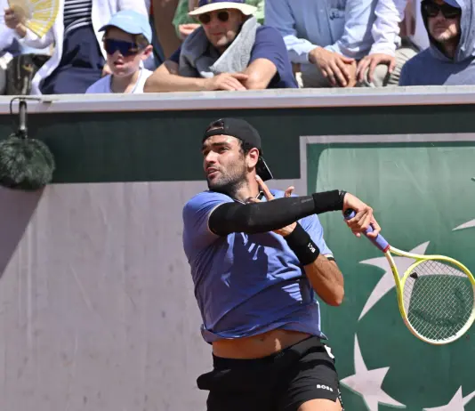 Esordio vincente per Berrettini e Paolini al Roland Garros, nel pomeriggio il derby Cobolli-Pellegrino