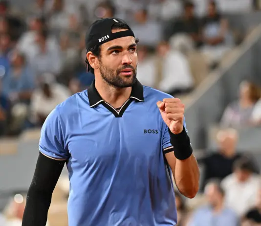 Emozioni azzurre al Roland Garros: Cobolli agli ottavi in scioltezza, Berrettini dopo oltre cinque ore. In campo Arnaldi