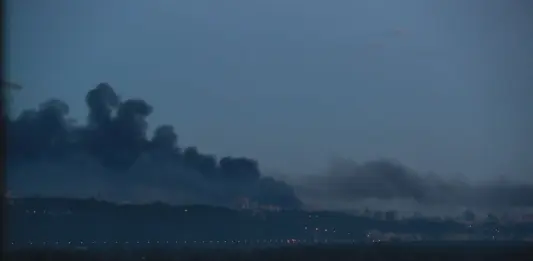 Massiccio attacco su Kiev nella notte tra sabato e domenica, 600 droni e missili balistici sulla capitale. Meloni: “Ferma condanna”