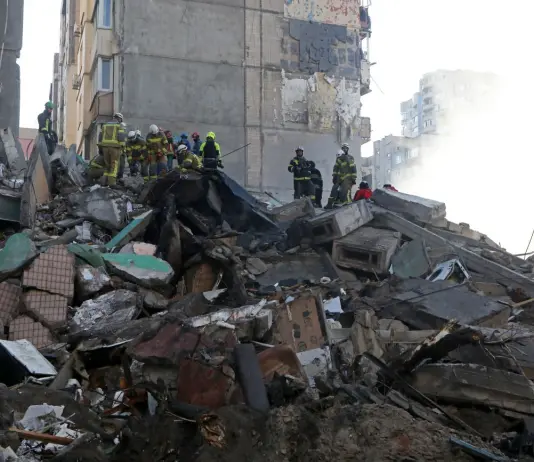 Raid russi nella notte in Ucraina, almeno 15 morti e 51 feriti