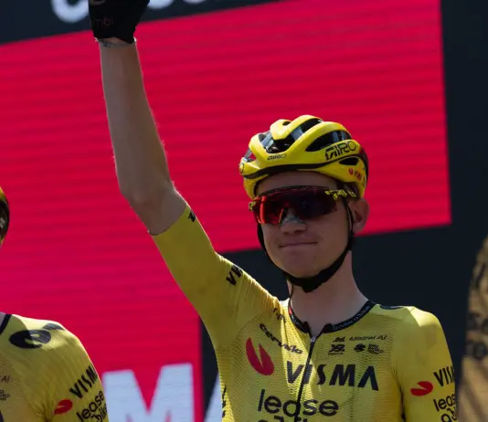 Kuss vince per distacco la diciannovesima tappa del Giro d’Italia, Vingegaard resta in maglia rosa