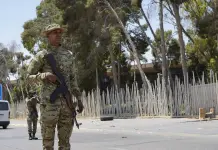 Libia, identificate 221 persone coinvolte nell’incendio al palazzo della presidenza del Consiglio a Tripoli