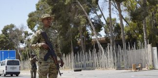 Libia, identificate 221 persone coinvolte nell’incendio al palazzo della presidenza del Consiglio a Tripoli